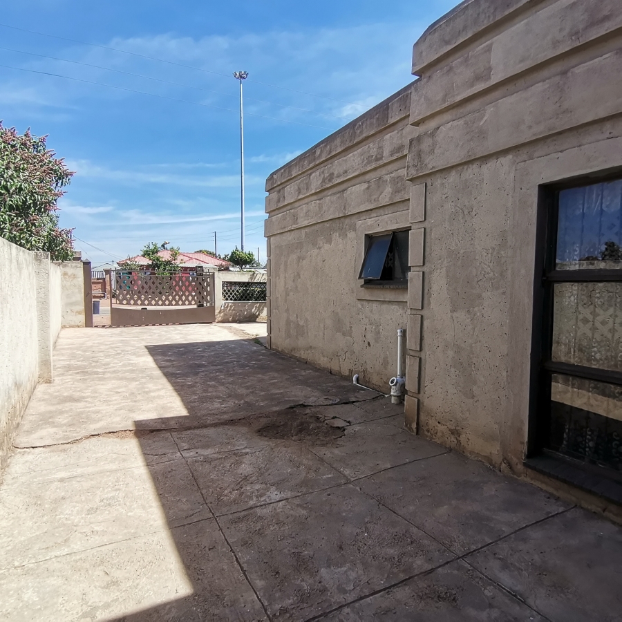 3 Bedroom Property for Sale in Lethlabile North West